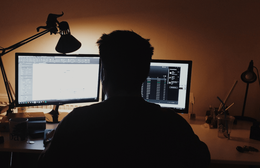 Never Underestimate The Power Of A 6 Monitor Setup 3 pics